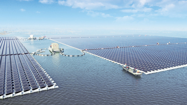 中国は安徽省に位置する世界最大の浮遊式太陽発電所を建設した