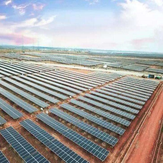 インドの300メガワットの太陽光発電システム