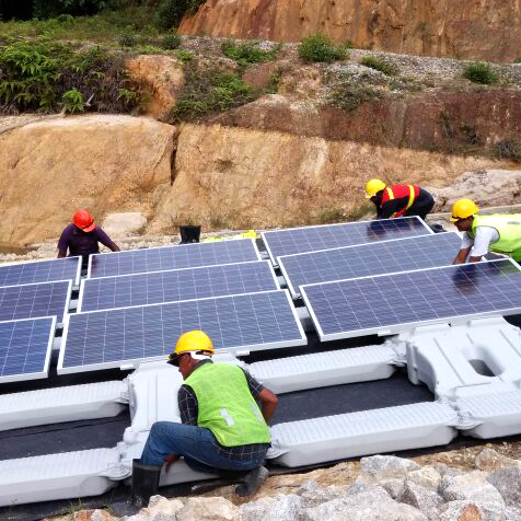 マレーシアに 270 kw 浮動太陽光発電