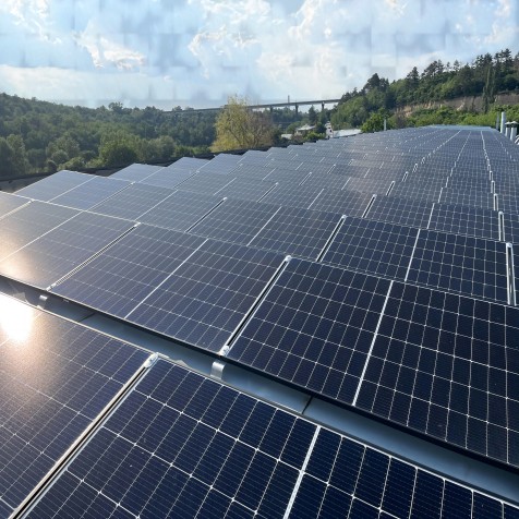 ブルガリアのBLUESUN 500KW太陽光発電システム
        