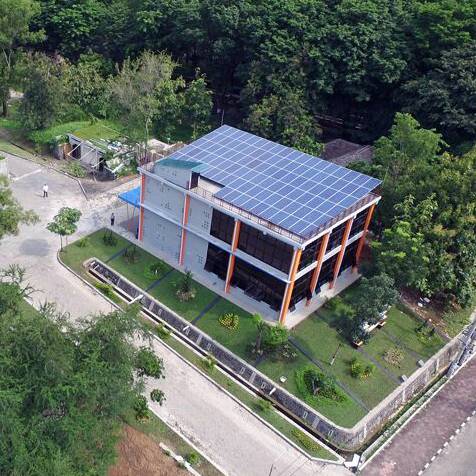 グリッド太陽光発電システムをインドネシア 30 k