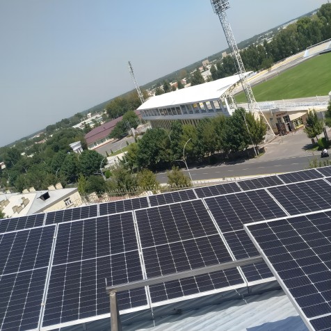 ウズベキスタンのBLUESUN 100KW太陽光発電システム
    
