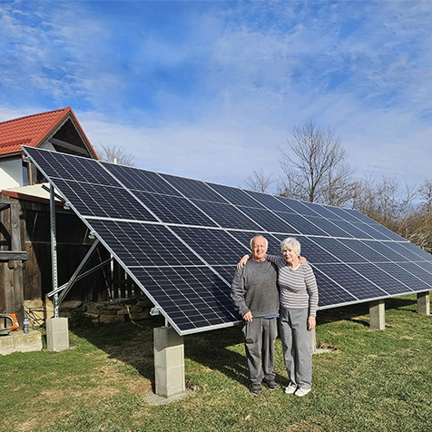 ブルガリアのBluesun 10kw オフグリッド太陽光発電システム
    
